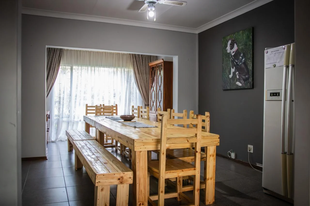 On The Mend — communal dining area